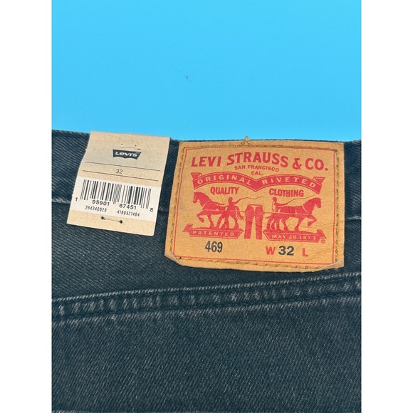 Levi's 469 Loose Shorts Men's 32X12 Black Distressed Denim - Picture 4 of 7